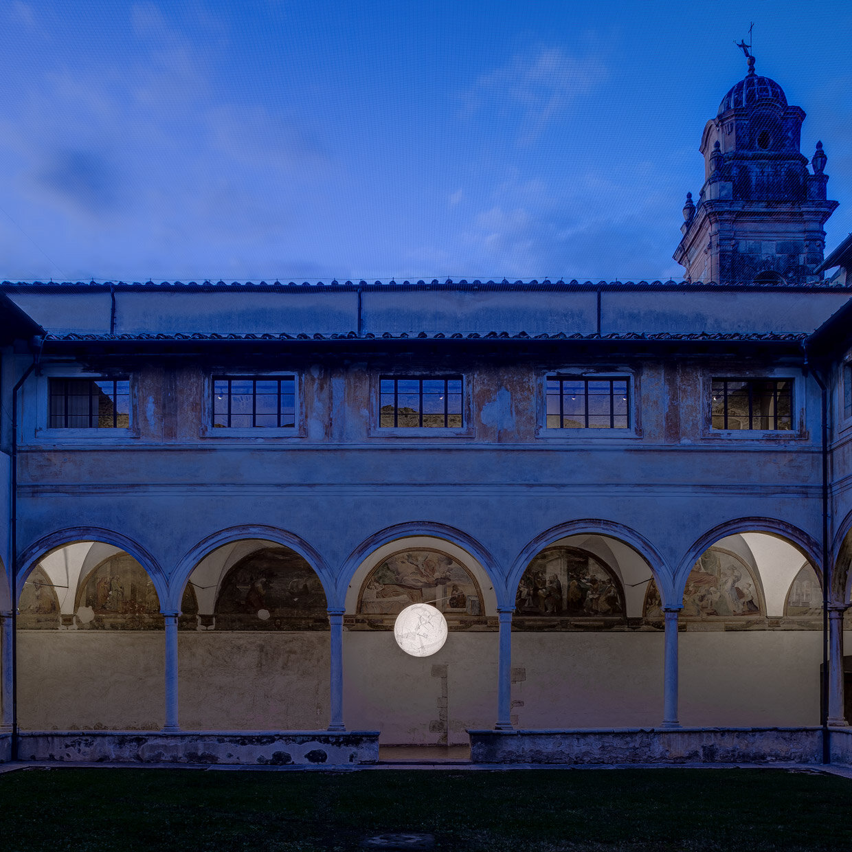 Installazione a Pietrasanta | © Davide Groppi srl | All Rights Reserved